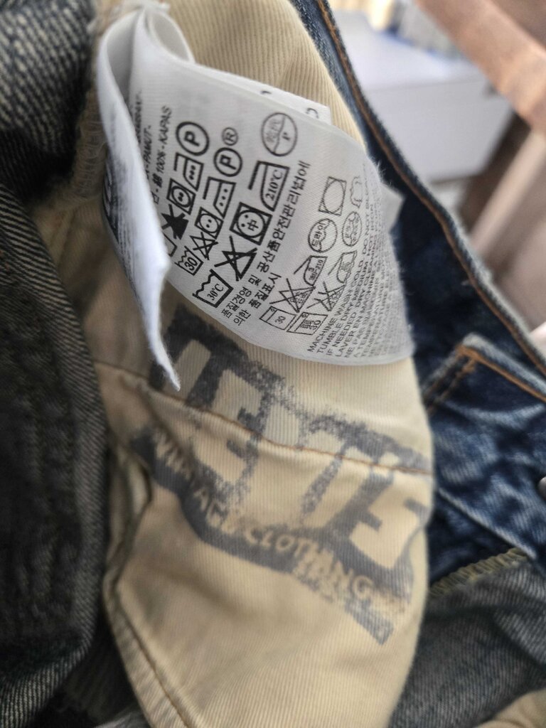 Levi's