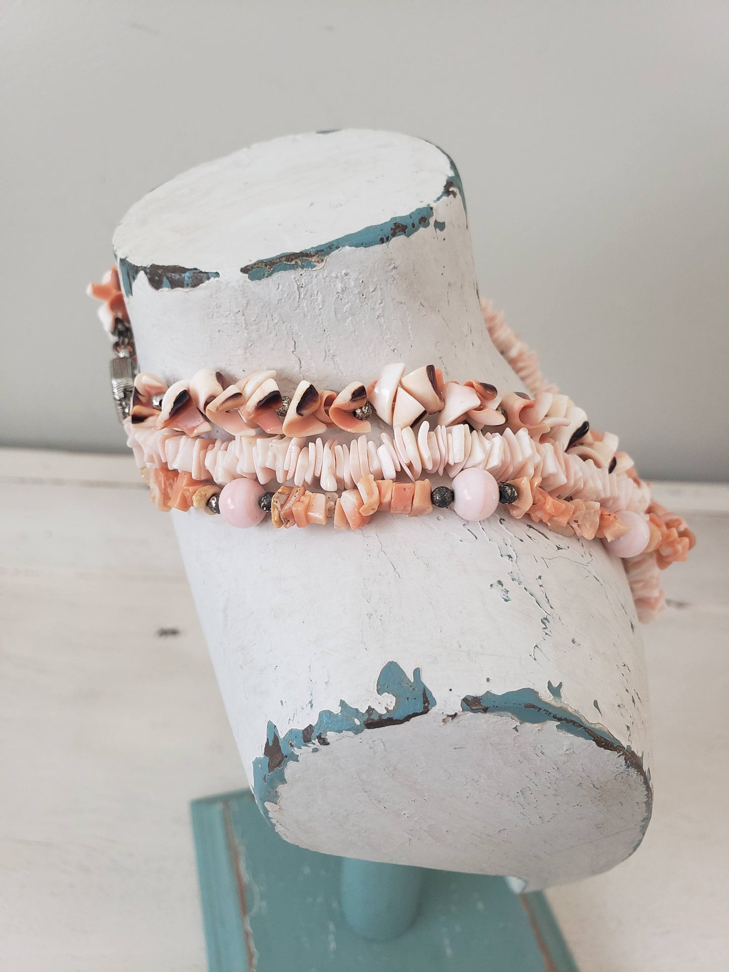 Vintage Hawaiian Shell & Coral Necklace