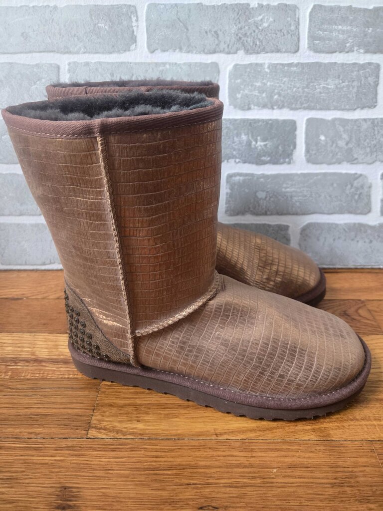 UGG