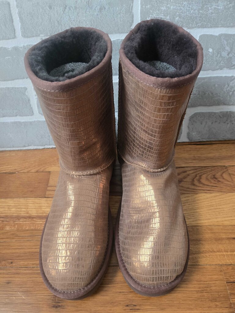UGG