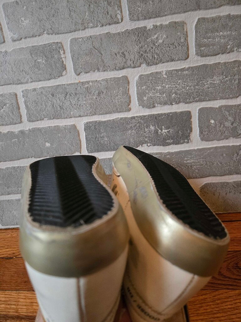 Golden Goose