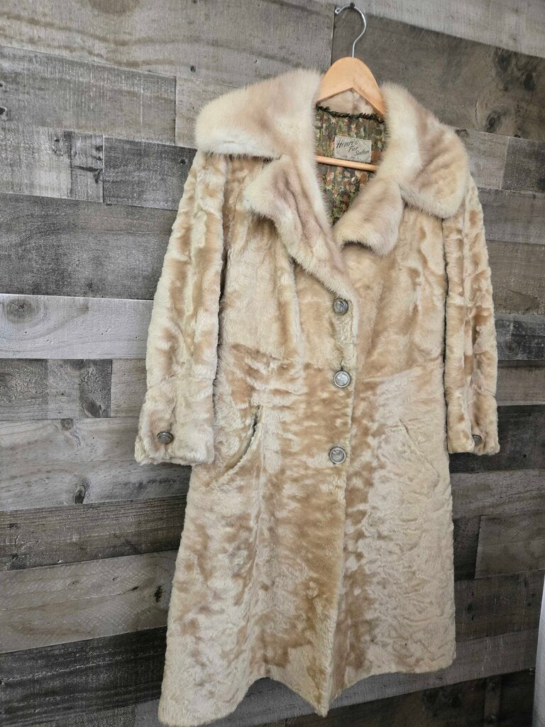 Henri's Fur Salon