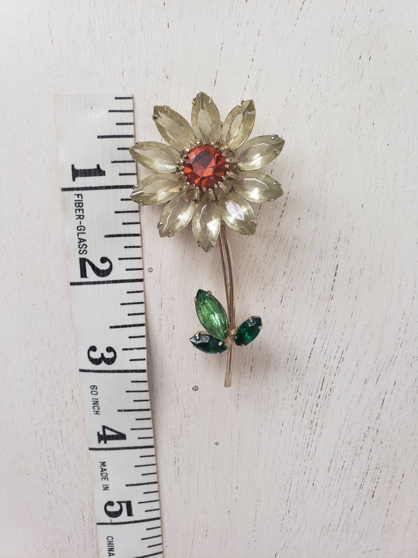 Vintage Weiss Flower Brooch